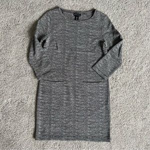 Adrienne Vittadini black & white shift dress. Small. Like new!